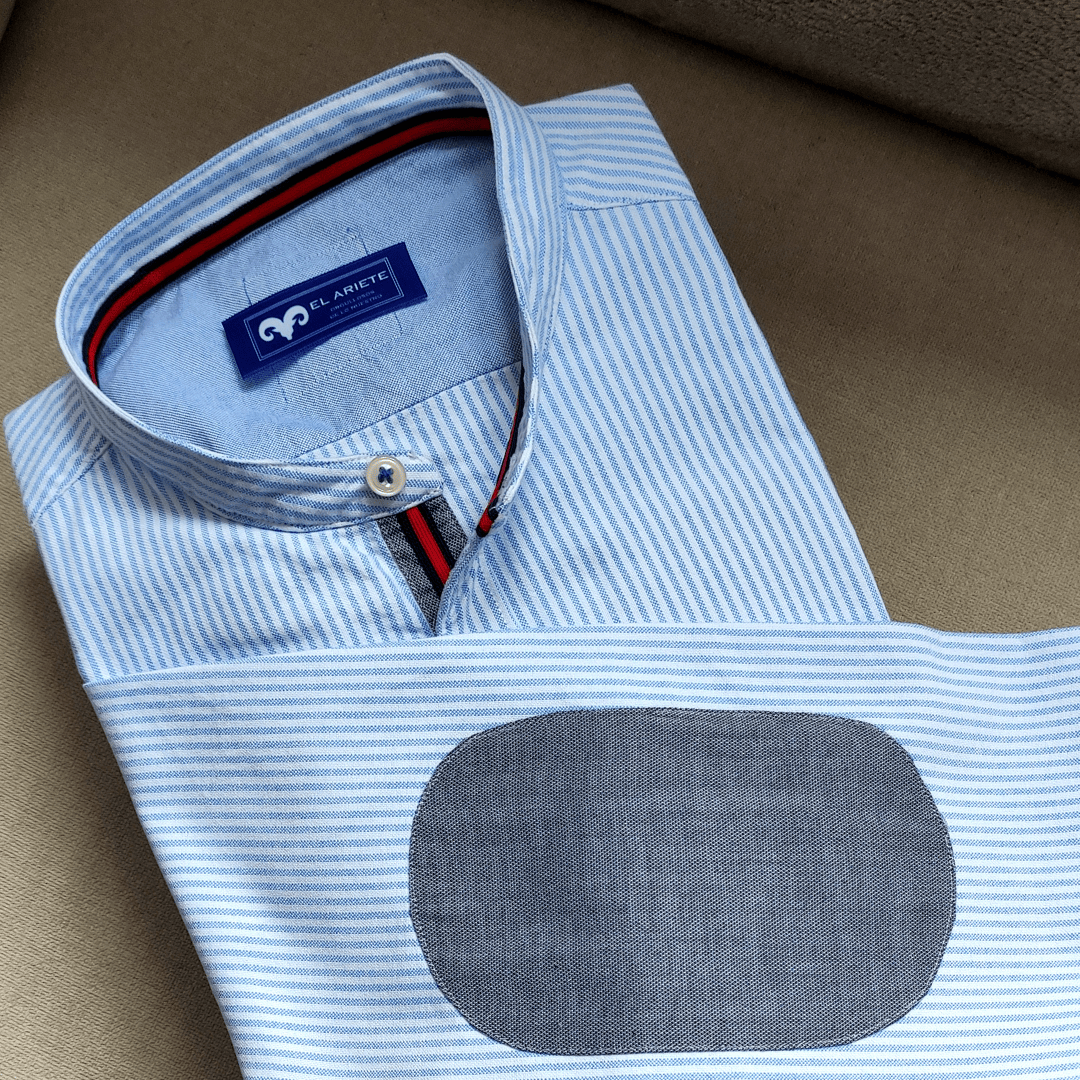 Camisa de rayas azules cuello mao y coderas